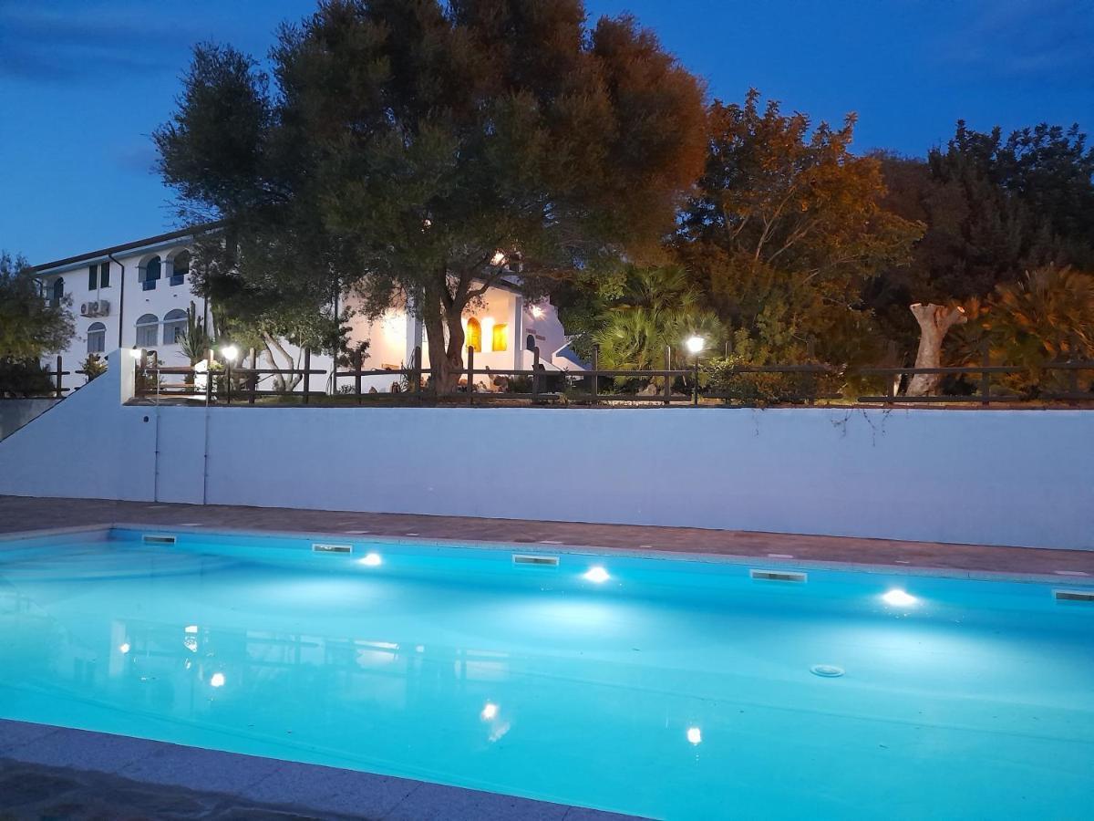 Agriturismo Palas De Serra Country Resort Onifai Екстер'єр фото