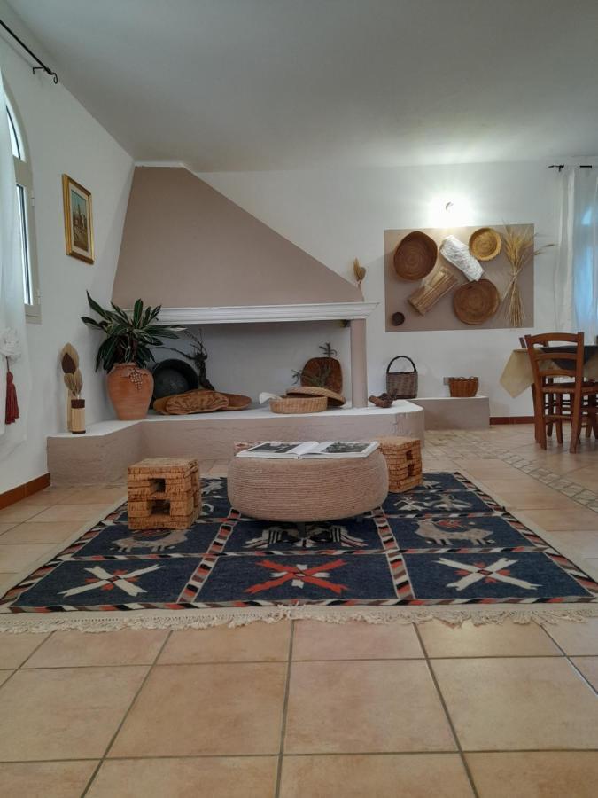 Agriturismo Palas De Serra Country Resort Onifai Екстер'єр фото